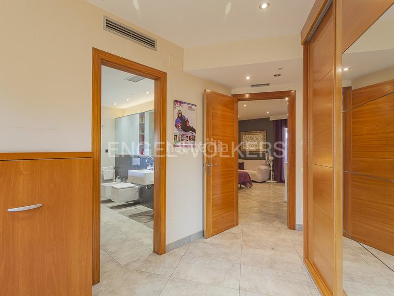 Foto 8817afc7-b554-491c-973b-8b95b6b8daf4. Reihenhaus mit heizung parking pool in Centre-Cordelles Cerdanyola del Vallès