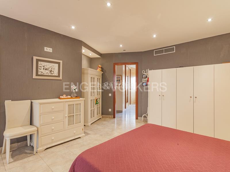 Foto 93470c63-daac-4c83-be81-51b70fdf6a9f. Reihenhaus mit heizung parking pool in Centre-Cordelles Cerdanyola del Vallès