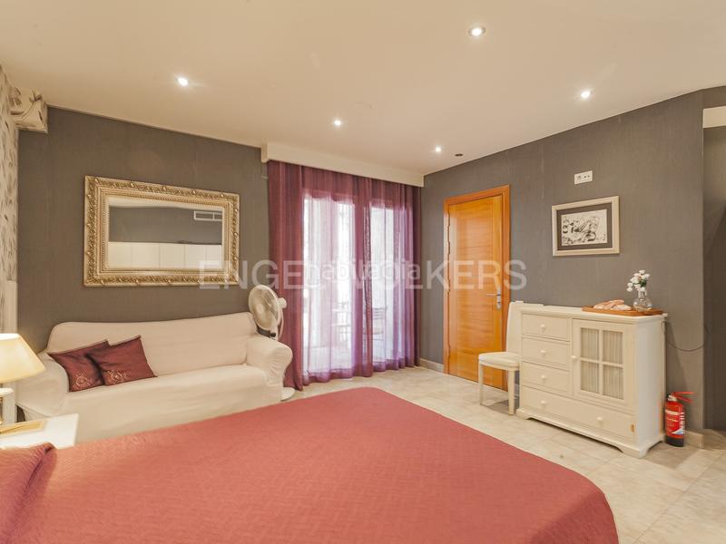 Foto cae3e15e-8e70-4739-aa56-5d93f60d5805. Reihenhaus mit heizung parking pool in Centre-Cordelles Cerdanyola del Vallès