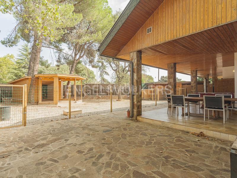 Foto d4d87f92-4392-491f-982c-77e509373781. Reihenhaus mit heizung parking pool in Centre-Cordelles Cerdanyola del Vallès