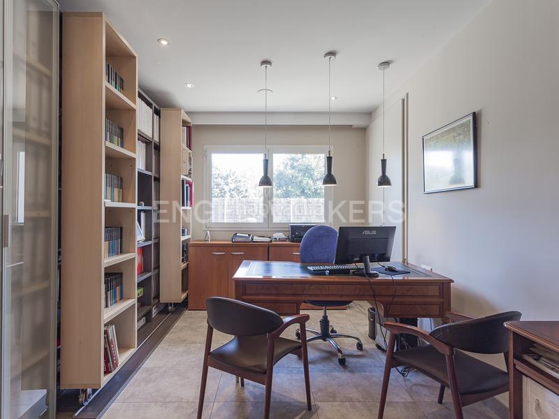 Foto e6a94139-4a5e-4281-8cf5-1e1074531ec8. Reihenhaus mit heizung parking pool in Centre-Cordelles Cerdanyola del Vallès