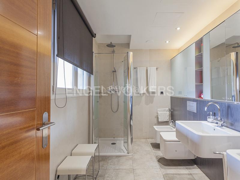 Foto fcb3d207-148b-4f06-8d66-49d75bbcb8de. Reihenhaus mit heizung parking pool in Centre-Cordelles Cerdanyola del Vallès