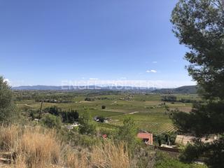 Terreny residencial a Torrelles de Foix. Parcela con vistas espectaculares en can coral