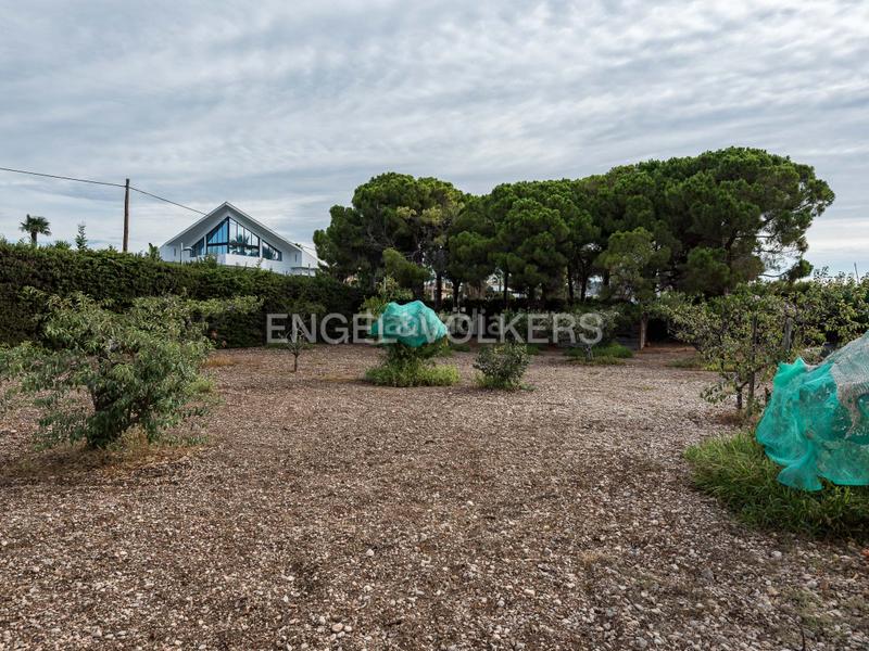 Foto 036f2550-fec8-4f9d-b0ae-fe589ce6cf52. Terreno residencial una joya en la exclusiva zona de terramar . en Sitges