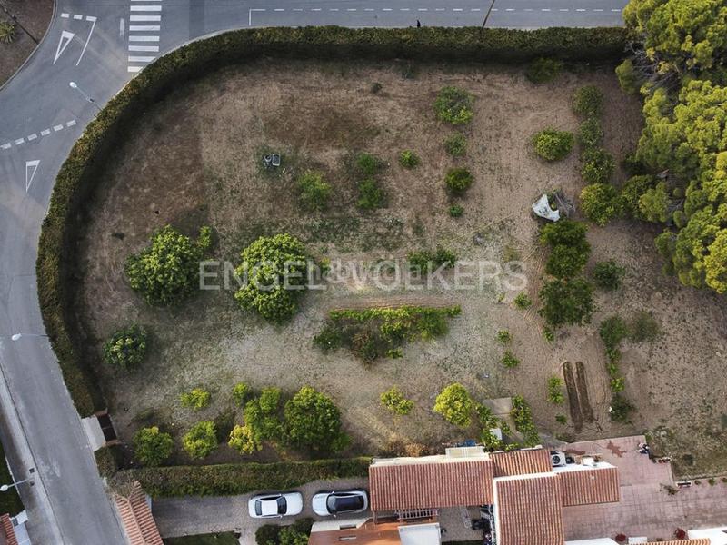 Foto 39389a1c-9b94-492a-890c-c3ec65a21370. Terreno residencial una joya en la exclusiva zona de terramar . en Sitges