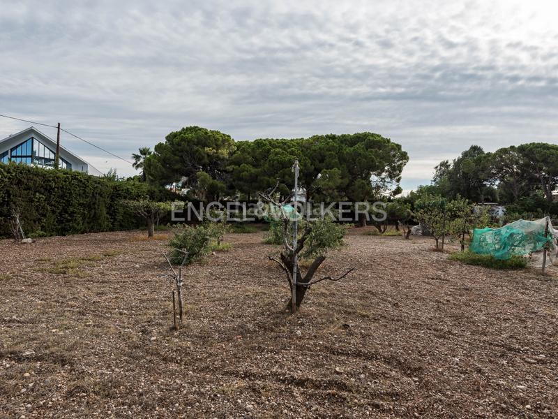 Foto 79ad71e0-124a-4c38-b120-0c282b36eed9. Terreno residencial una joya en la exclusiva zona de terramar . en Sitges