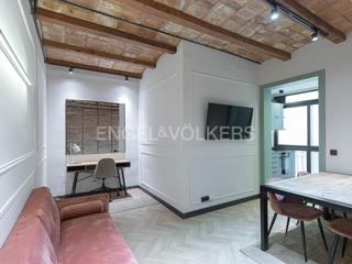 Apartment in Vila de Gràcia. Precioso apartamento reformado en rambla del prat
