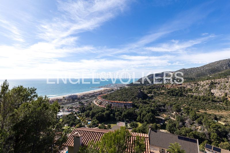Foto 14a4124c-ba3e-4749-ac11-a3ce14946e2a. Casa amb calefacció aparcament piscina a les botigues de Sitges Sitges