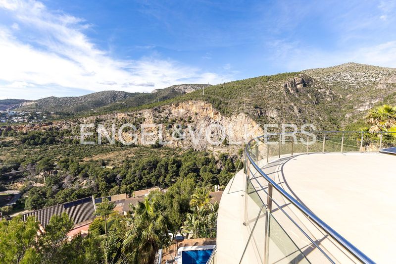 Foto 1afd9e2e-b49e-4e54-a580-79b6a629f327. Casa amb calefacció aparcament piscina a les botigues de Sitges Sitges