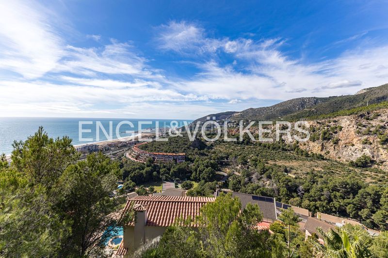 Foto 47512d3a-fa54-42a1-a511-a13e690fdd96. Casa amb calefacció aparcament piscina a les botigues de Sitges Sitges