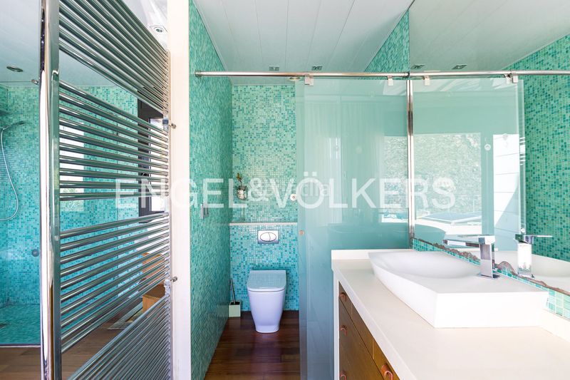 Foto 578a322c-2e98-4444-949c-57e8d1f4b875. Casa amb calefacció aparcament piscina a les botigues de Sitges Sitges
