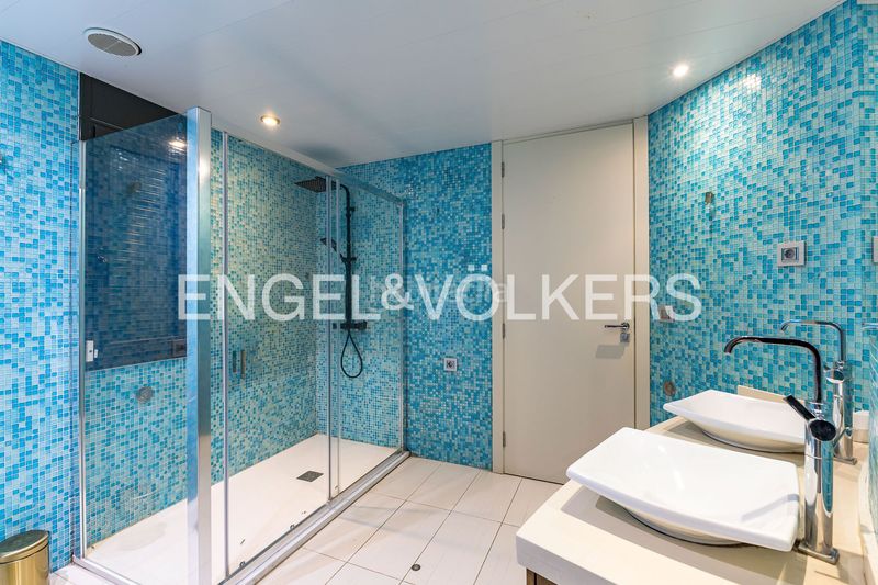 Foto 5a3e8635-0612-4e12-9fe1-ea89a1692884. Casa amb calefacció aparcament piscina a les botigues de Sitges Sitges