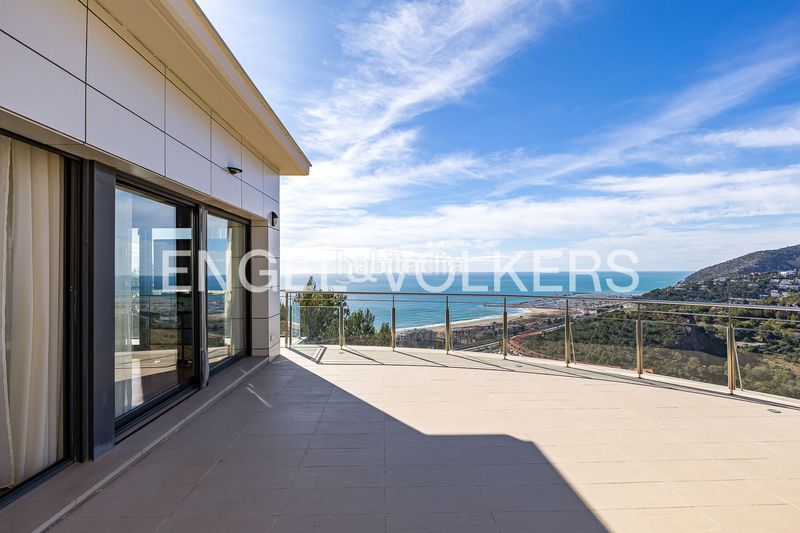 Foto 665be37c-f4f2-4cef-a243-6c1cb3050749. Casa amb calefacció aparcament piscina a les botigues de Sitges Sitges