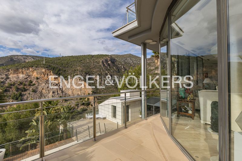 Foto 6d83ce3c-8d01-40c4-8e1e-1804c0b09e57. Casa amb calefacció aparcament piscina a les botigues de Sitges Sitges