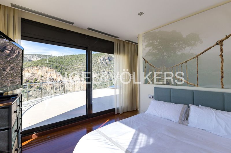Foto 73715373-d46c-49bf-b758-4d51d590a042. Casa amb calefacció aparcament piscina a les botigues de Sitges Sitges
