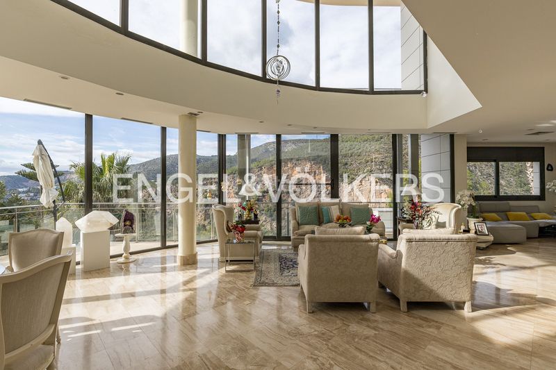 Foto d2996188-dd78-4c66-8536-dd83345dc314. Casa amb calefacció aparcament piscina a les botigues de Sitges Sitges