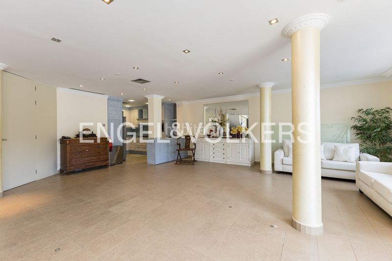 Foto d4254669-ef5a-4c0a-a63e-f0e5117157e1. Casa amb calefacció aparcament piscina a les botigues de Sitges Sitges
