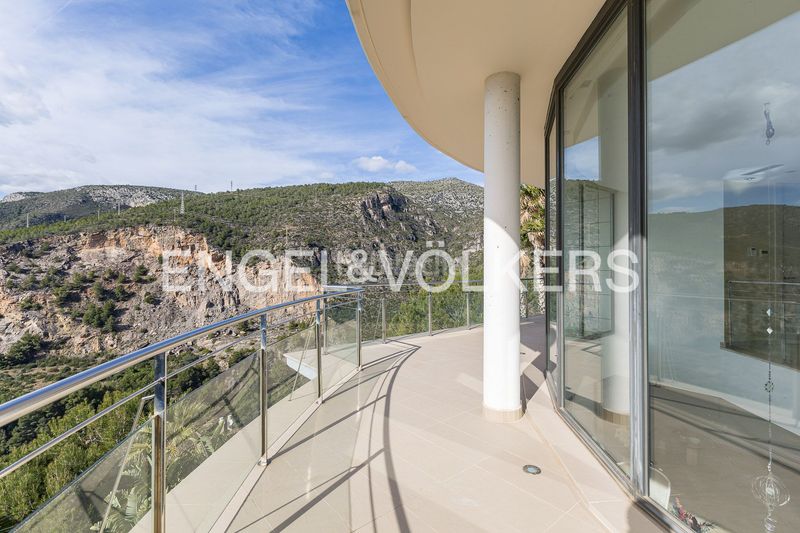 Foto d64e6666-b7f1-465b-8ceb-eae51088cf1d. Casa amb calefacció aparcament piscina a les botigues de Sitges Sitges