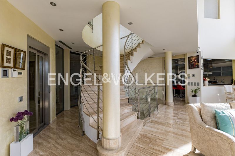 Foto e3b01903-65a7-43ad-b97b-2381af99e4f6. Casa amb calefacció aparcament piscina a les botigues de Sitges Sitges