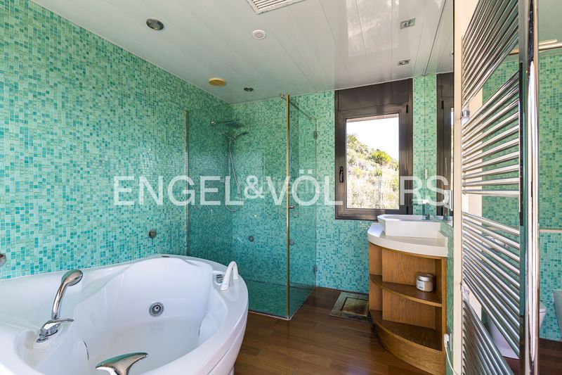 Foto fa2eefaa-1e89-4119-b4c6-fc451f4e9f1a. Casa amb calefacció aparcament piscina a les botigues de Sitges Sitges