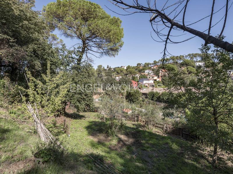 Foto b281f375-3f92-47e1-b5b1-d33ea7fe264e. Terrain résidentiel dans La Floresta Sant Cugat del Vallès