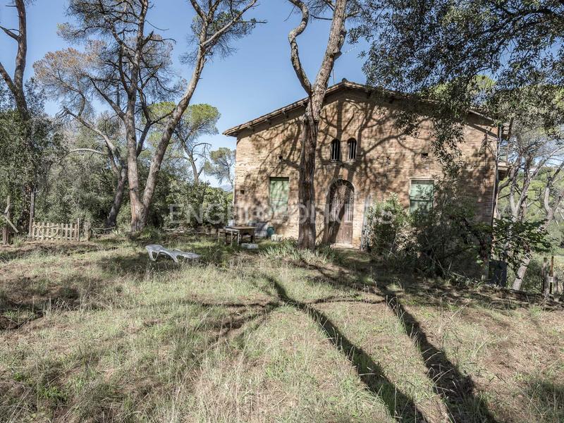 Foto c03784df-368d-4ba6-9f9a-3aada0b1db90. Terrain résidentiel dans La Floresta Sant Cugat del Vallès