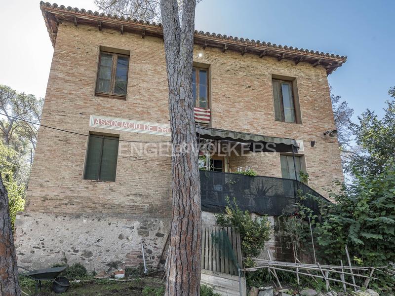 Foto e3c8b51f-fac5-4c44-bbeb-af357c58544a. Terrain résidentiel dans La Floresta Sant Cugat del Vallès