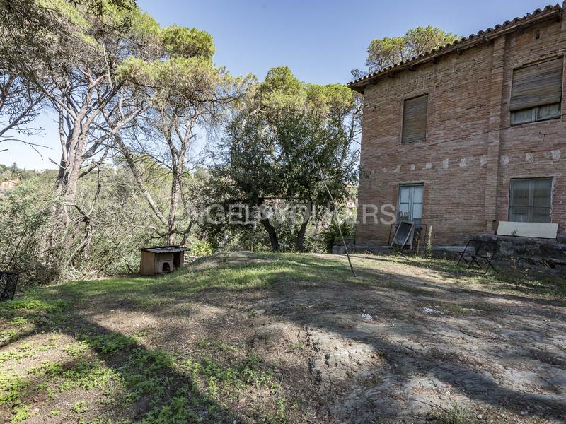 Foto f91e079c-52f0-463e-83e1-a7e401fbf665. Terrain résidentiel dans La Floresta Sant Cugat del Vallès
