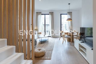 Àtic a Poblenou. Ático dúplex con terraza a estrenar en poblenou