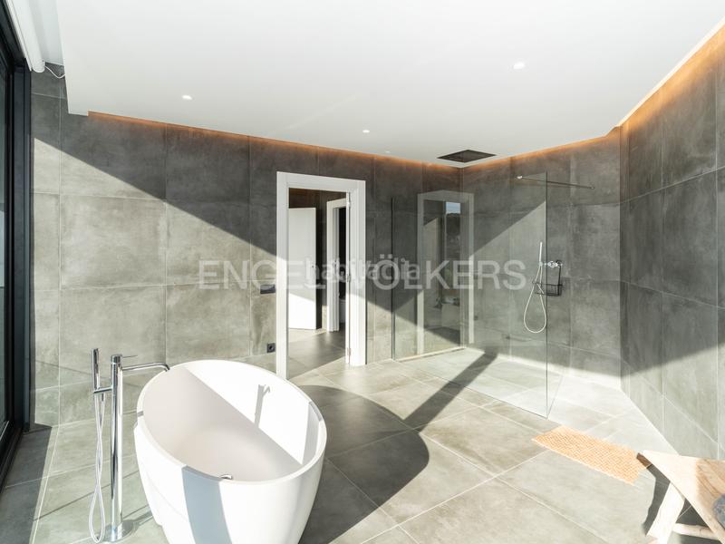 Foto 156753ed-13fc-4f55-b734-fac0d10a0437. Casa amb calefacció aparcament piscina a Can Quirze Mataró