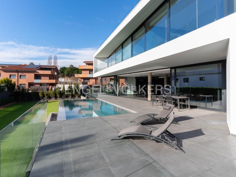 Foto 1fe4d810-ce20-4241-8638-e851070799ce. Casa amb calefacció aparcament piscina a Can Quirze Mataró