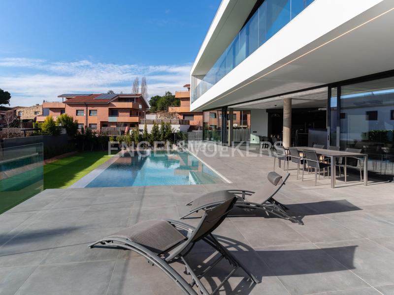 Foto 90b198f2-cd8d-49fa-b46b-d83e221d9191. Casa amb calefacció aparcament piscina a Can Quirze Mataró