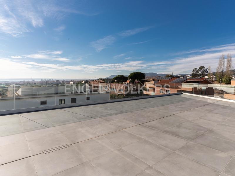 Foto b7d64199-26b2-429a-bfbb-1efc76c04da9. Casa amb calefacció aparcament piscina a Can Quirze Mataró