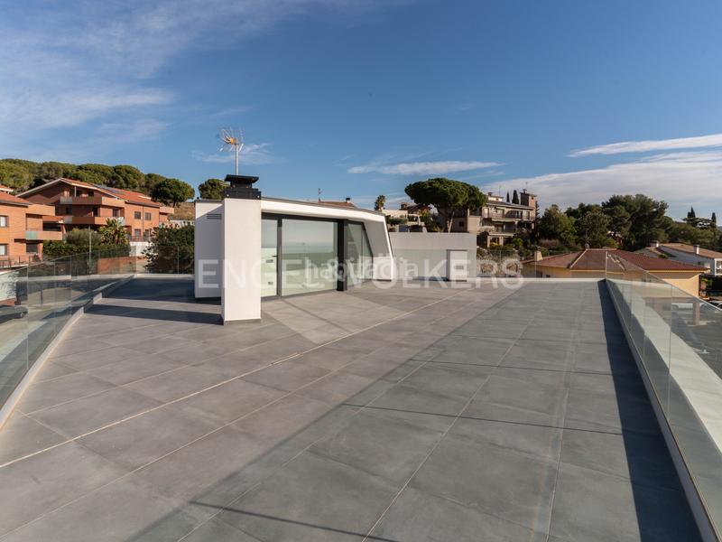 Foto c9119588-a45a-40f1-a400-c22a0c7ab959. Casa amb calefacció aparcament piscina a Can Quirze Mataró