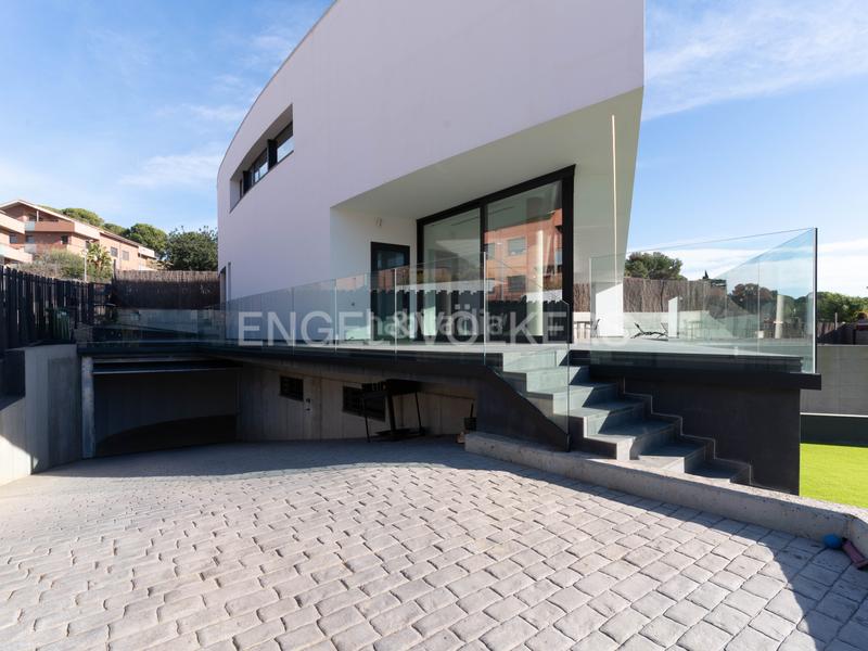 Foto db6c8c9a-771b-4d83-b7c0-454196fdb1fd. Casa amb calefacció aparcament piscina a Can Quirze Mataró