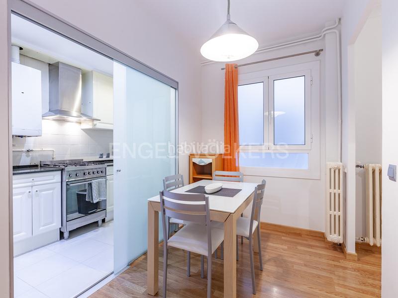 Foto 03f65406-8922-4c45-ac08-0fc13c2deb08. Apartamento luminoso piso en eixample esquerra en Barcelona