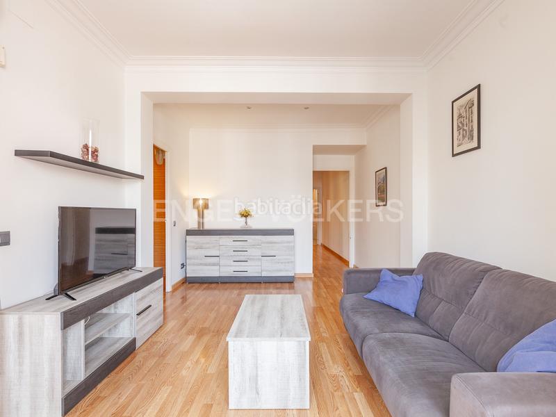 Foto 0a6d4f79-fbca-4276-88a4-4b1cae47cd21. Apartamento luminoso piso en eixample esquerra en Barcelona