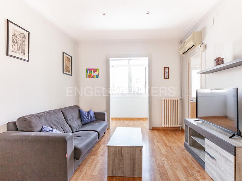 Foto 0c246f18-590b-4c2b-ab19-316b6ee5c4b0. Apartamento luminoso piso en eixample esquerra en Barcelona