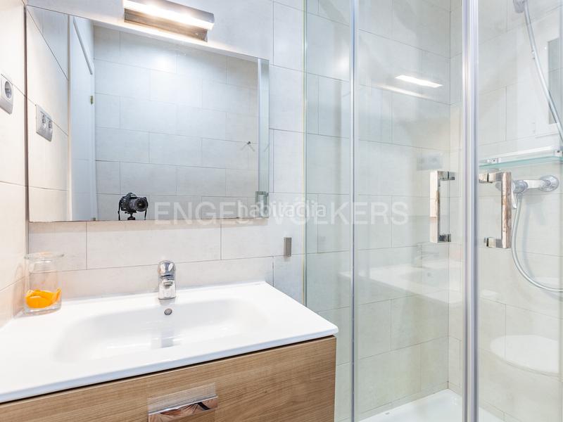 Foto 5f7ce8bf-2321-48d5-a329-1bee2635c9c7. Apartamento luminoso piso en eixample esquerra en Barcelona