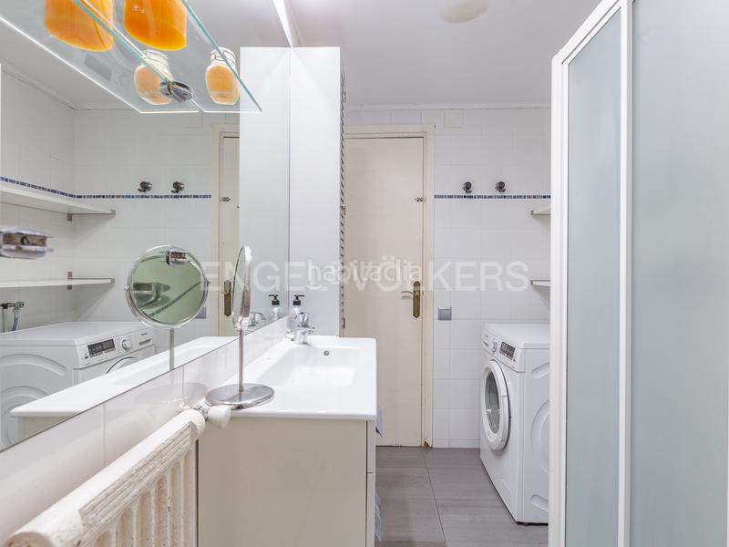 Foto d6bead67-30cc-4ab0-a63b-d9eaae06ce5c. Apartamento luminoso piso en eixample esquerra en Barcelona