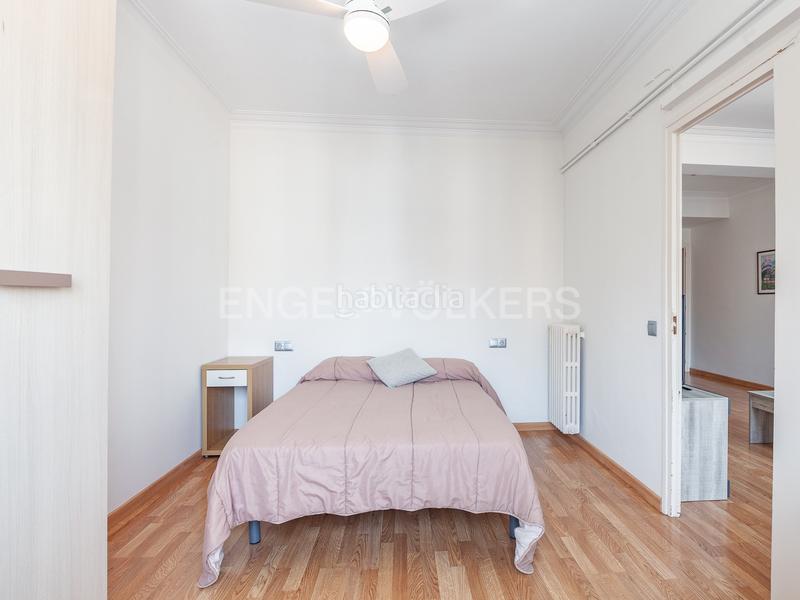 Foto f7b1894d-0bce-4a07-8aa7-6ff5eeb55929. Apartamento luminoso piso en eixample esquerra en Barcelona