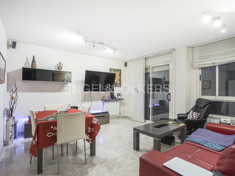 Foto 48be59b5-6ff7-4116-8afd-fbe46dc71afc. Pis amb calefacció a Carmel Barcelona