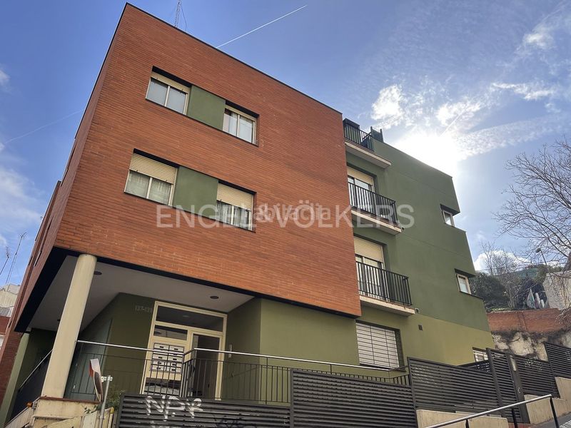 Foto 7eb1d9f2-22ba-4e0a-8111-c9fbf44af74a. Pis amb calefacció a Carmel Barcelona