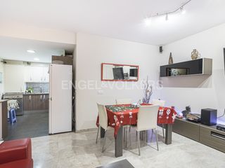 Etagenwohnung in Carmel. Excelente piso para inversor cerca del park güell