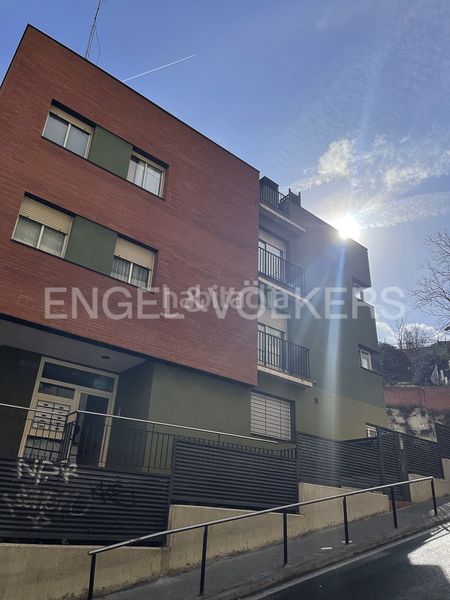 Foto bd02c347-240a-4769-b58d-c75b0cce71e4. Pis amb calefacció a Carmel Barcelona