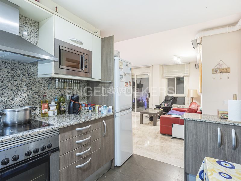 Foto df151351-74ab-40ca-8c8c-8d5e9b38a1fa. Pis amb calefacció a Carmel Barcelona