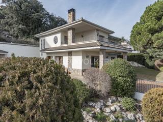 Casa a Bigues i Riells del Fai. Finca con dos viviendas independientes en bigues