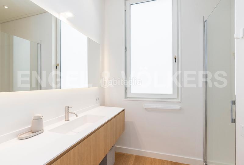 Foto d38977a5-fe50-480f-bff3-293f11be6245. Miete appartement mit heizung pool in Dreta de l´Eixample Barcelona