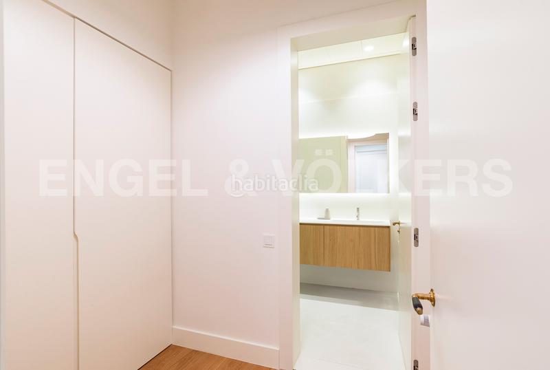 Foto 36b8f800-9385-48f9-ae5b-edd342c42941. Rent apartment with heating pool in Dreta de l´Eixample Barcelona