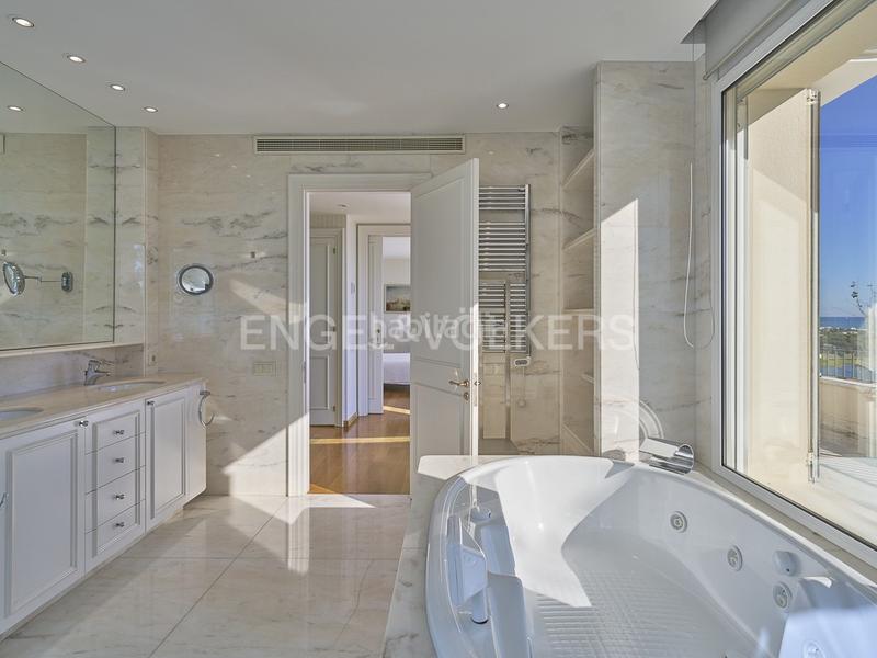 Foto 9b59871e-b7b4-43bb-a668-39ae5fb6fe67. Casale con riscaldamento parcheggio piscina in Can Girona - Terramar - Vinyet Sitges